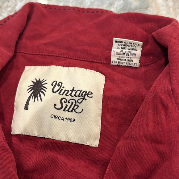 100% Silk Top - Picture 2 of 6